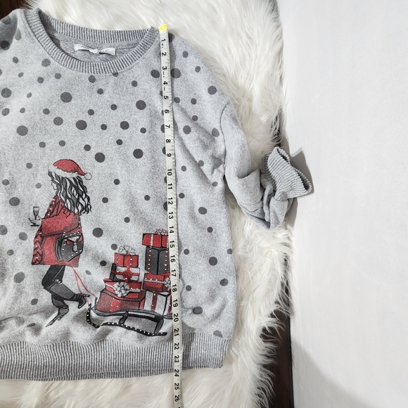 Kiss & Fly Gray Polka-Dot Christmas Sweatshirt, Size Small - Picture 11 of 11